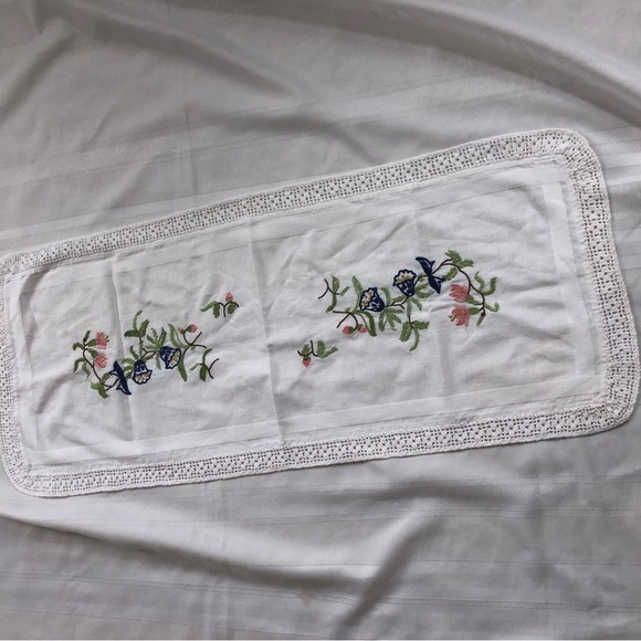 Vtg Jobelan Germany Embroidered Floral Table Runner - Picture 1 of 12